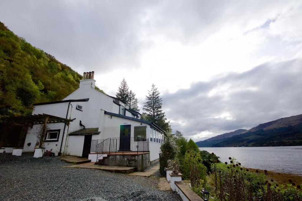 Rossmay House - 4 Bedroom Scottish Villa With Waterfront / Mountain Views Arrochar Exterior photo
