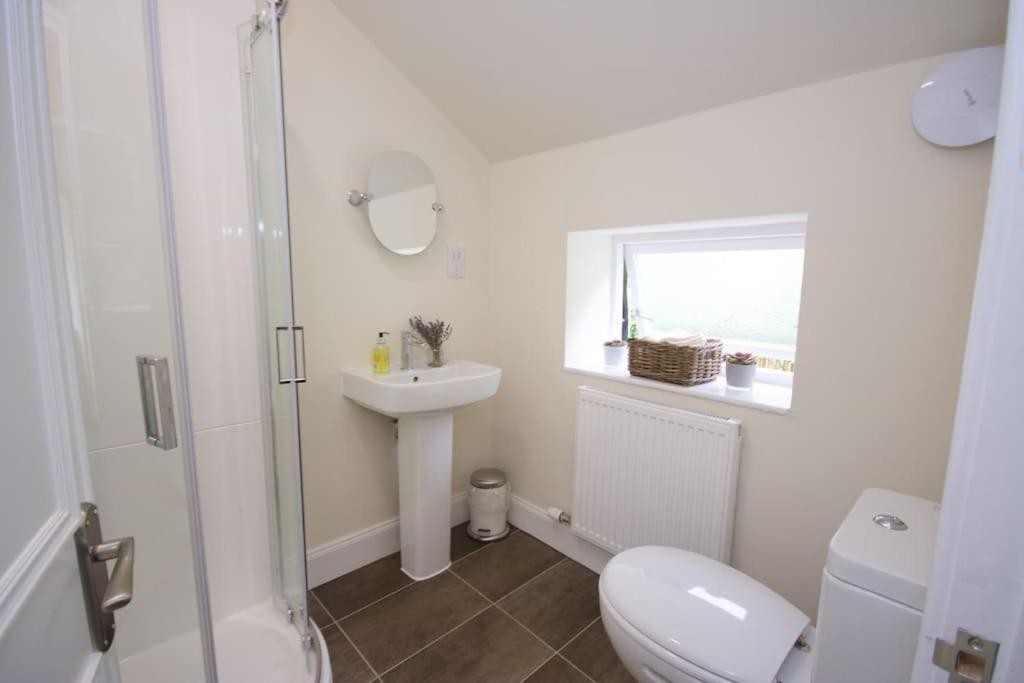 Rossmay House - 4 Bedroom Scottish Villa With Waterfront / Mountain Views Arrochar Exterior photo