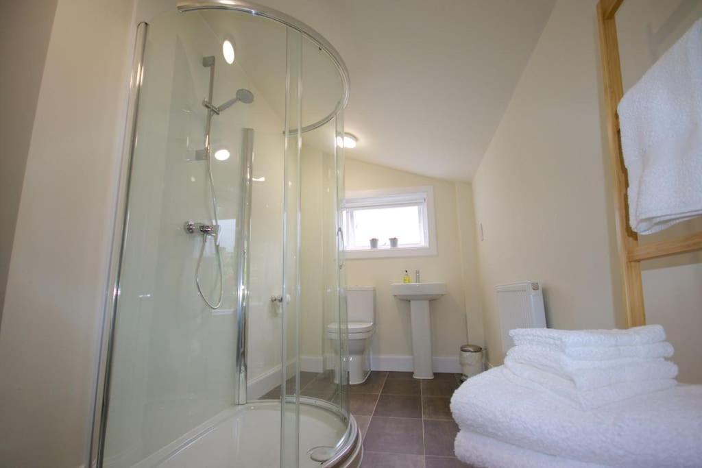 Rossmay House - 4 Bedroom Scottish Villa With Waterfront / Mountain Views Arrochar Exterior photo